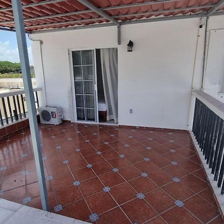 A Una Calle Del Ado 5Ta Avenida Playa del Carmen Exterior photo