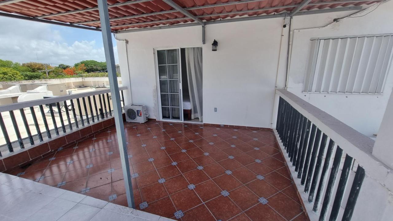 A Una Calle Del Ado 5Ta Avenida Playa del Carmen Exterior photo