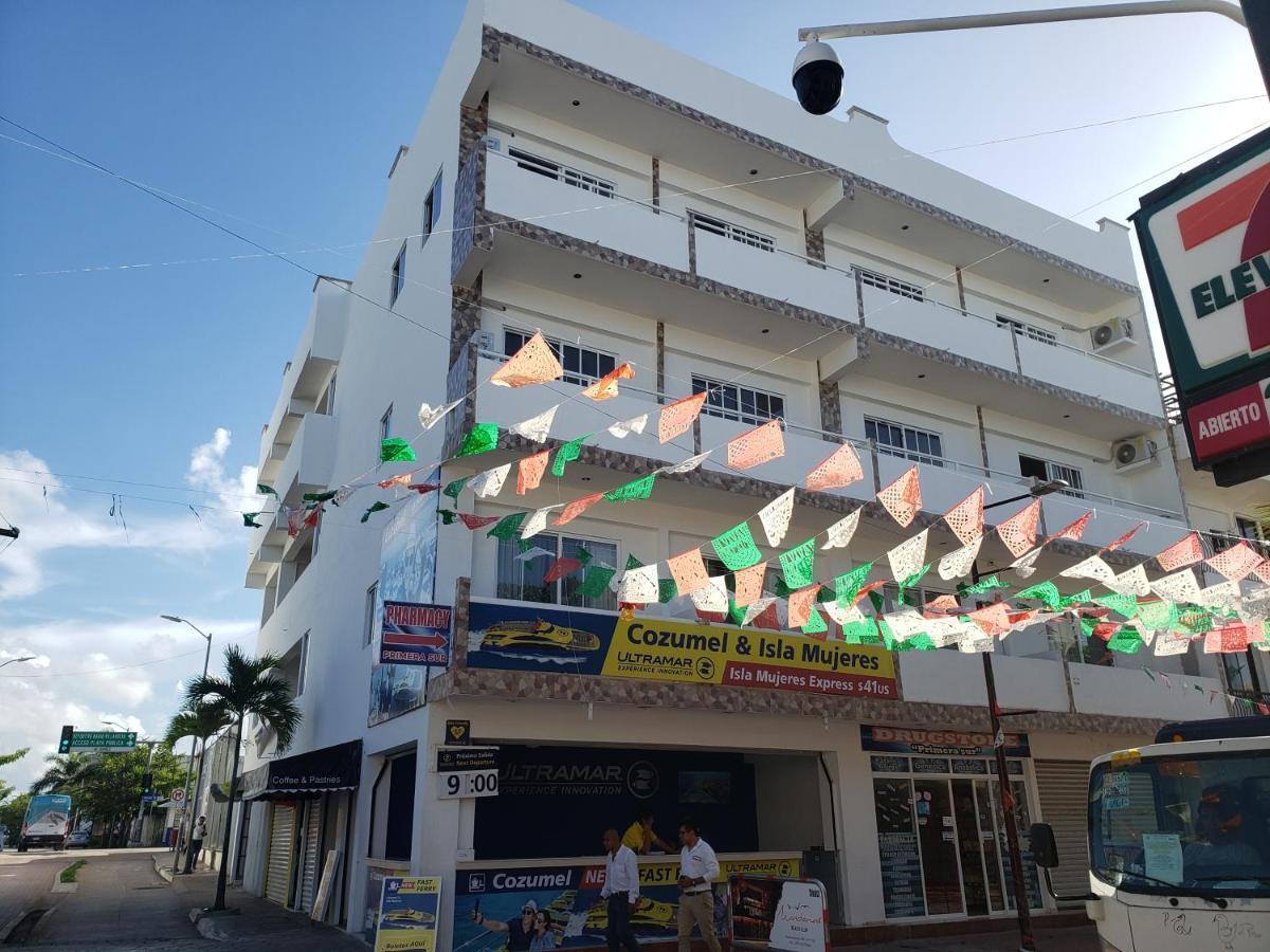 A Una Calle Del Ado 5Ta Avenida Playa del Carmen Exterior photo